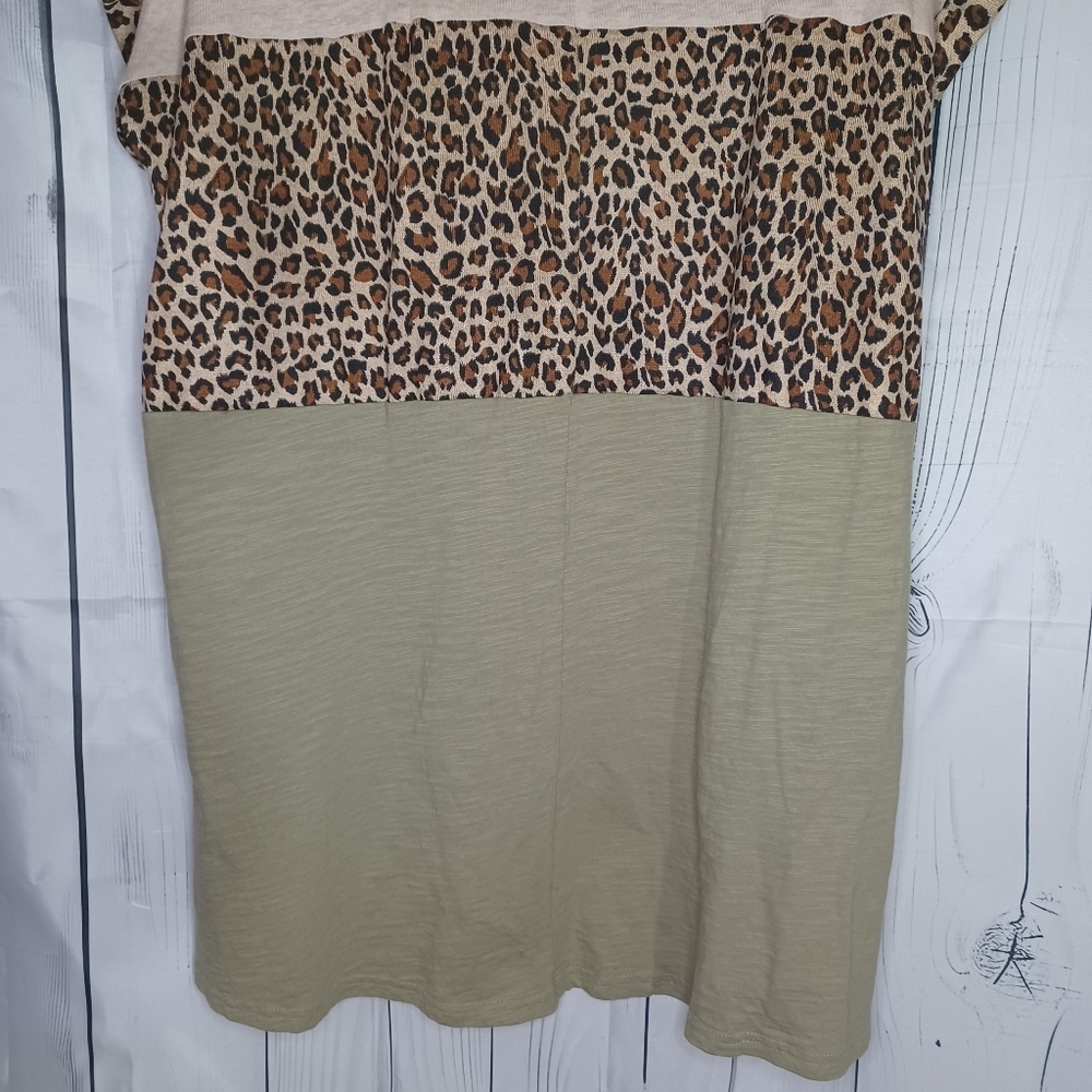 Leopard Print Color Block Dress - Picture 9 of 12